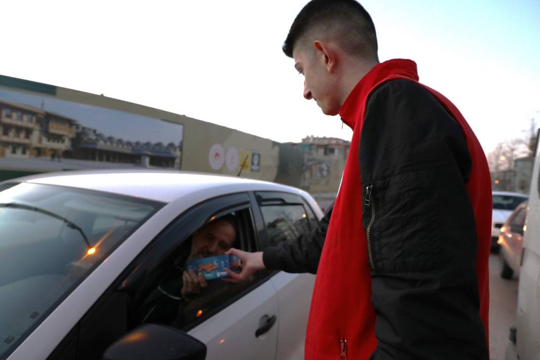 Karatay’ın gençleri iftara 5 kala yollara iniyor 6